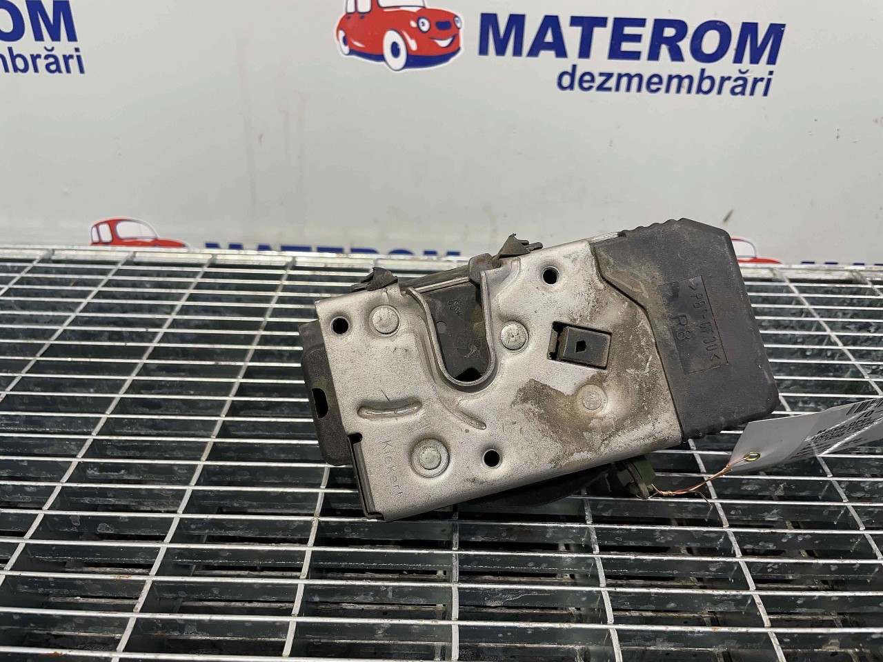 INCUIETOARE USA FATA DREAPTA OPEL ASTRA G - - (1998 2004)