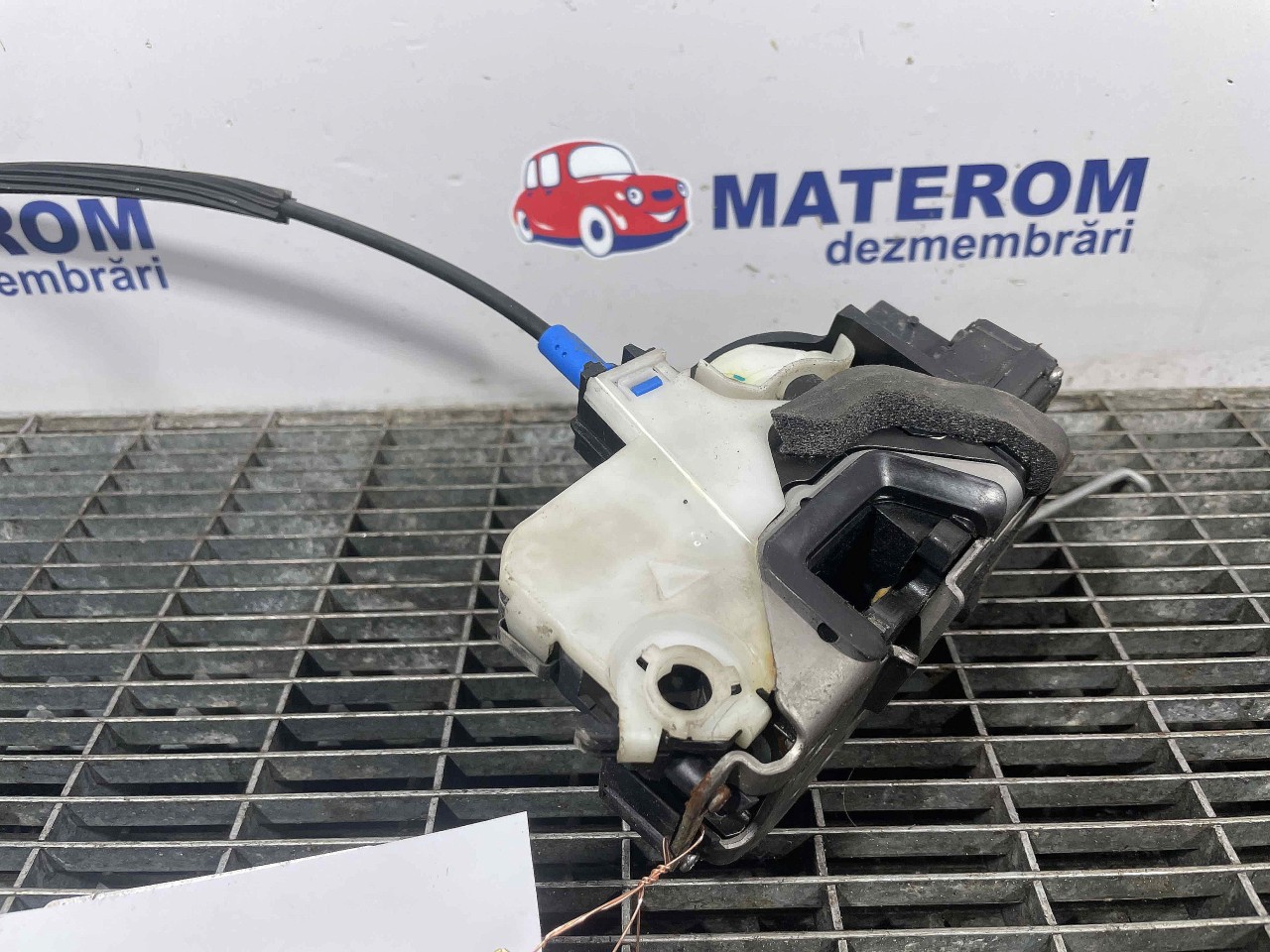 INCUIETOARE USA FATA DREAPTA OPEL ASTRA J ASTRA J - - (2009 2012)