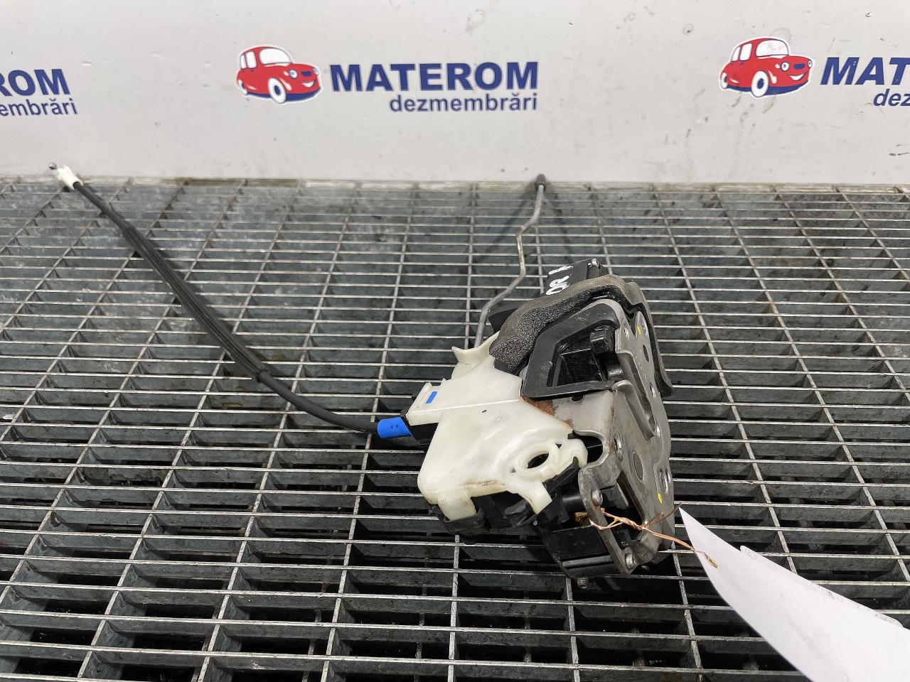 INCUIETOARE USA FATA DREAPTA OPEL ASTRA J ASTRA J - - (2009 2012)