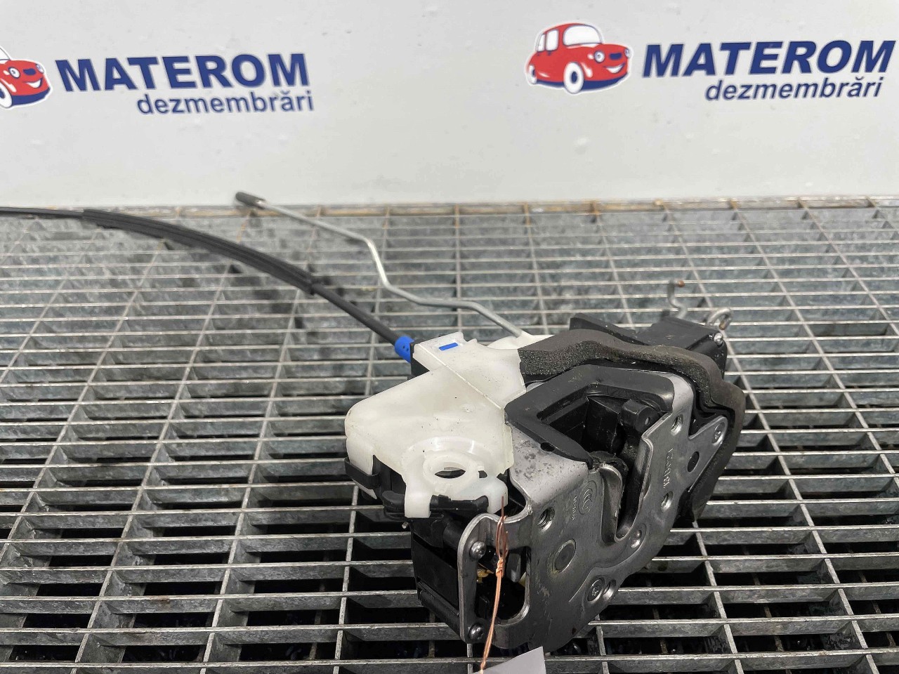 INCUIETOARE USA FATA DREAPTA OPEL ASTRA J ASTRA J - - (2009 2012)