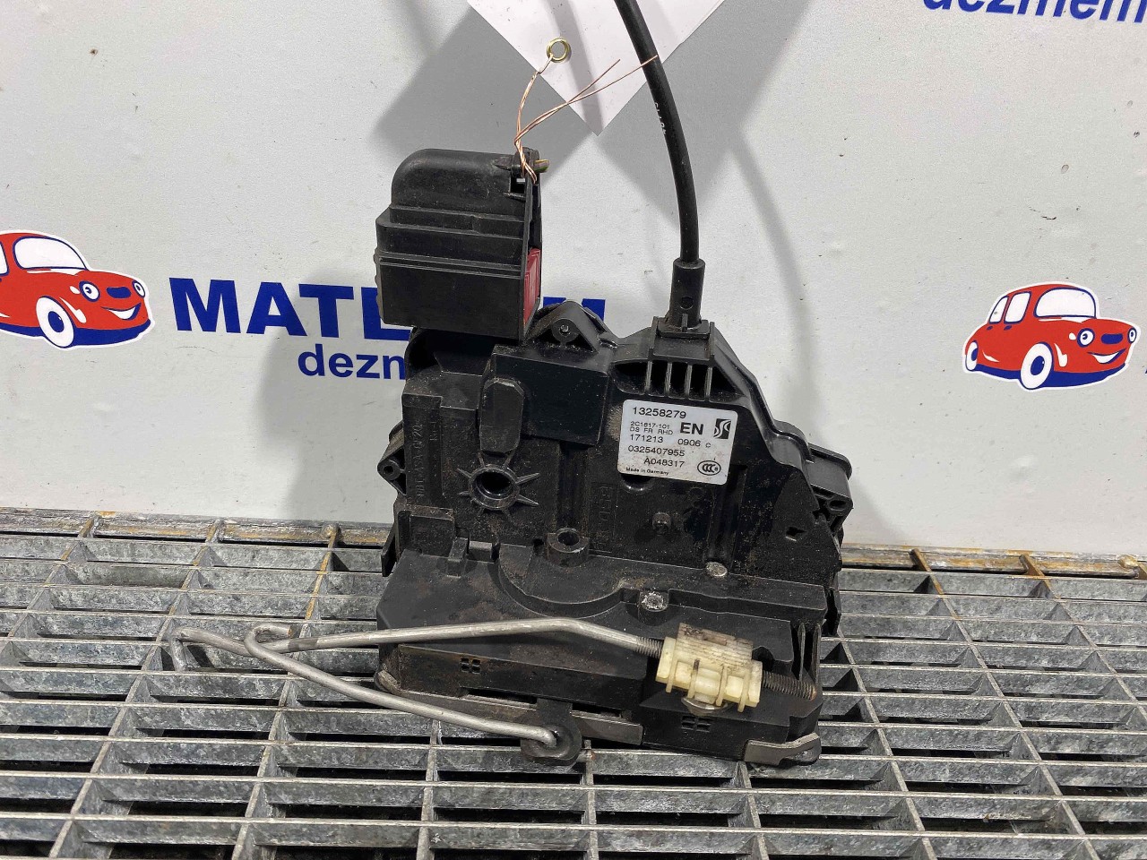 INCUIETOARE USA FATA DREAPTA OPEL CORSA D CORSA D - - (2006 2011)