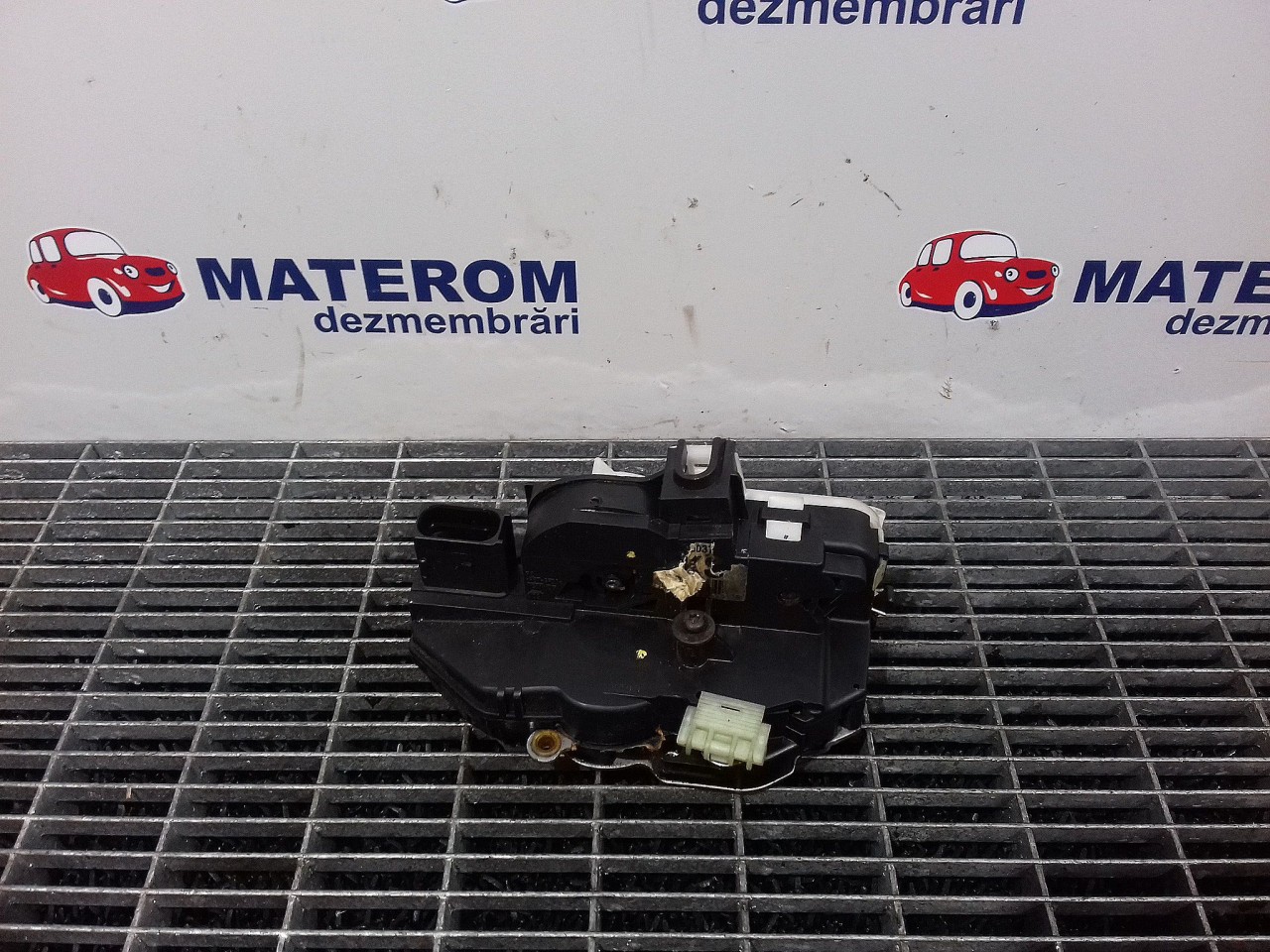 INCUIETOARE USA FATA DREAPTA OPEL INSIGNIA INSIGNIA - - (2008 2013)