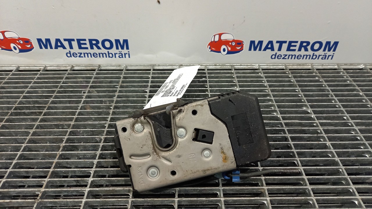 INCUIETOARE USA FATA DREAPTA OPEL VIVARO VIVARO - - (2006 2014)