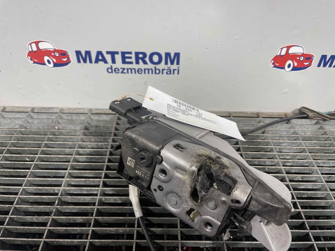 INCUIETOARE USA FATA DREAPTA PEUGEOT 3008 - - (2008 2013)
