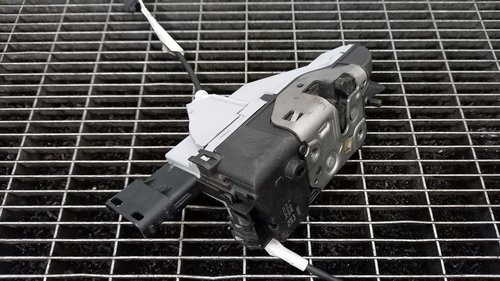 INCUIETOARE USA FATA DREAPTA PEUGEOT 308 - - (2007 2011)