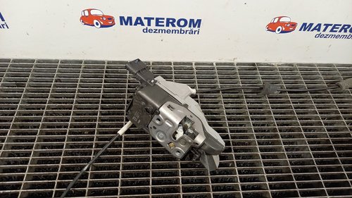 INCUIETOARE USA FATA DREAPTA PEUGEOT 308 - - (2007 2013)