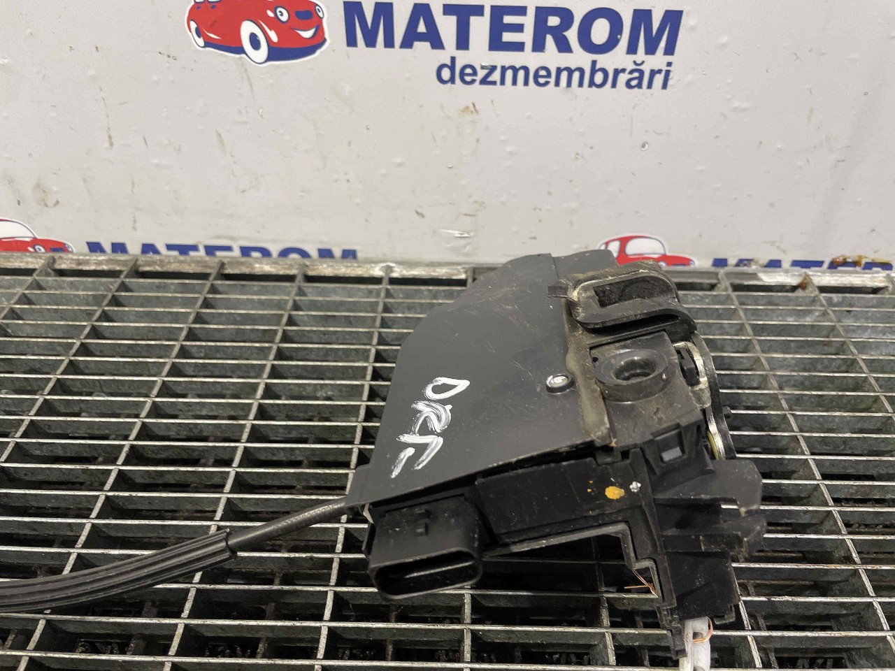 INCUIETOARE USA FATA DREAPTA PEUGEOT 308 - - (2013 2018)