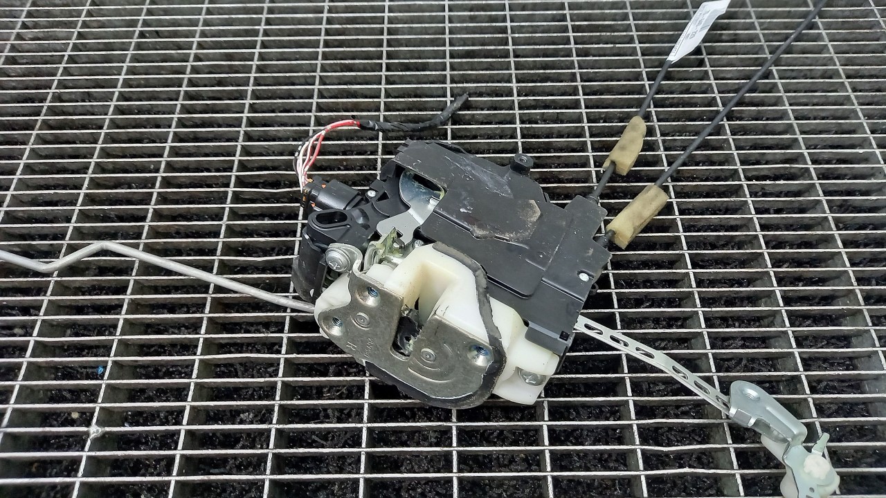INCUIETOARE USA FATA DREAPTA PEUGEOT 4007 4007 - - (2007 2012)