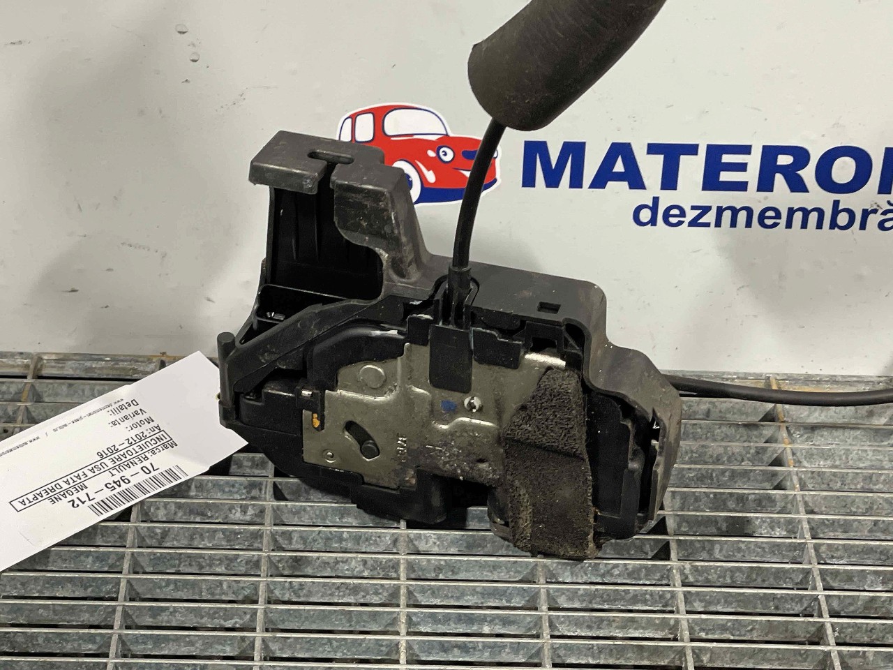 INCUIETOARE USA FATA DREAPTA RENAULT MEGANE - - (2012 2016)
