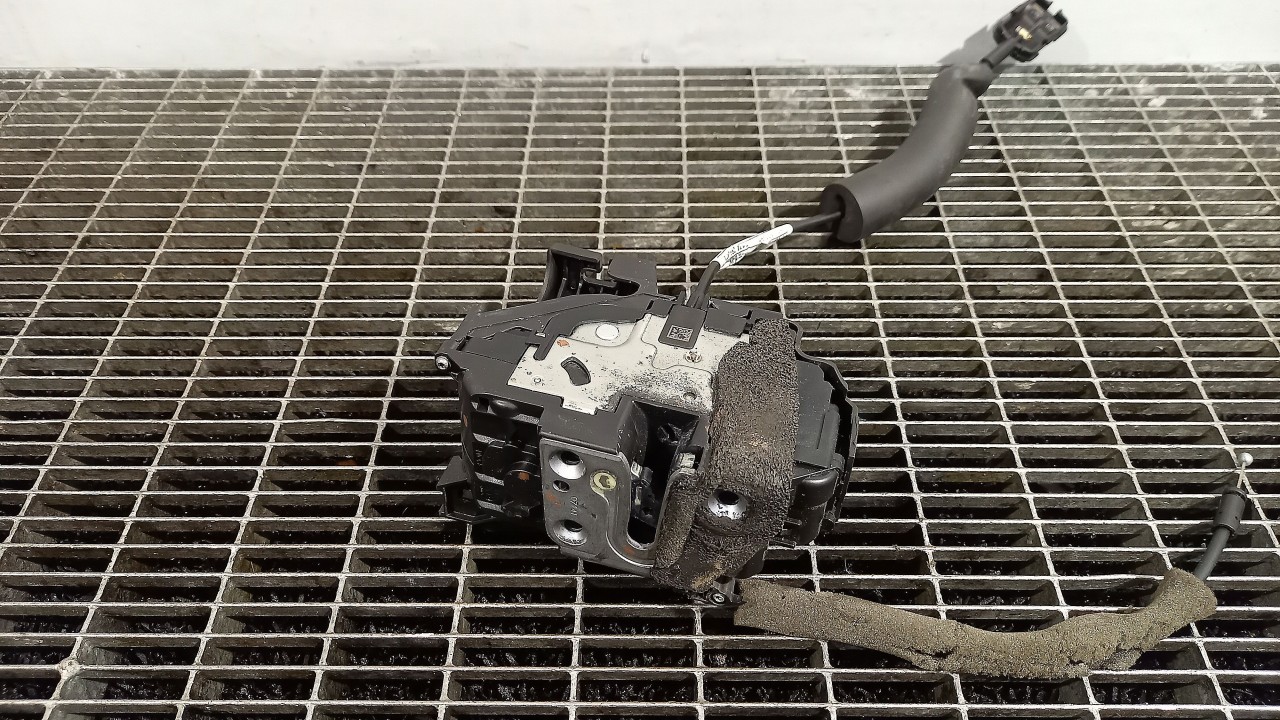 INCUIETOARE USA FATA DREAPTA RENAULT MEGANE MEGANE - - (2012 2016)