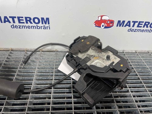 INCUIETOARE USA FATA DREAPTA RENAULT SCENIC - - (2009 2013)