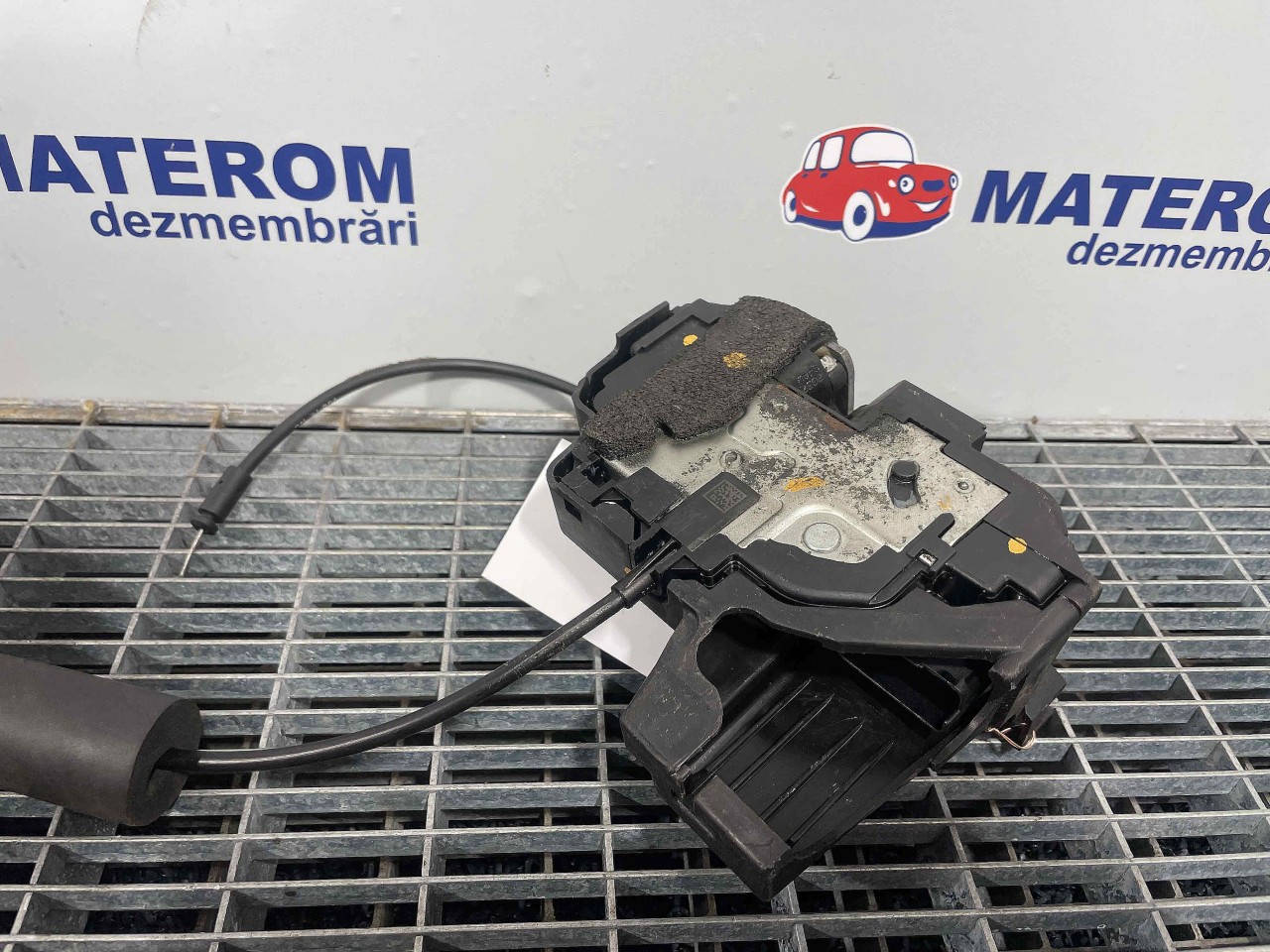 INCUIETOARE USA FATA DREAPTA RENAULT SCENIC SCENIC - - (2009 2013)