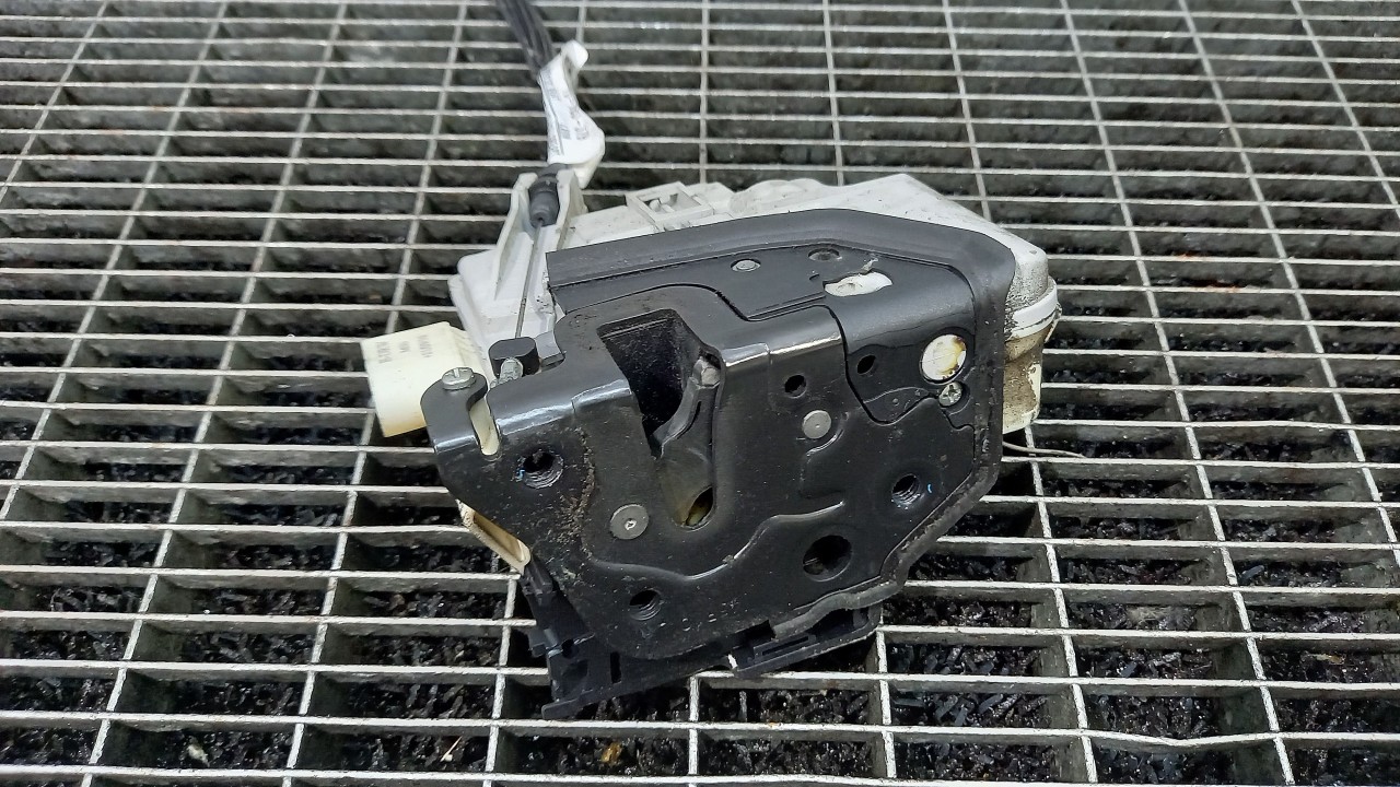 INCUIETOARE USA FATA DREAPTA SEAT LEON LEON - - (2008 2012)