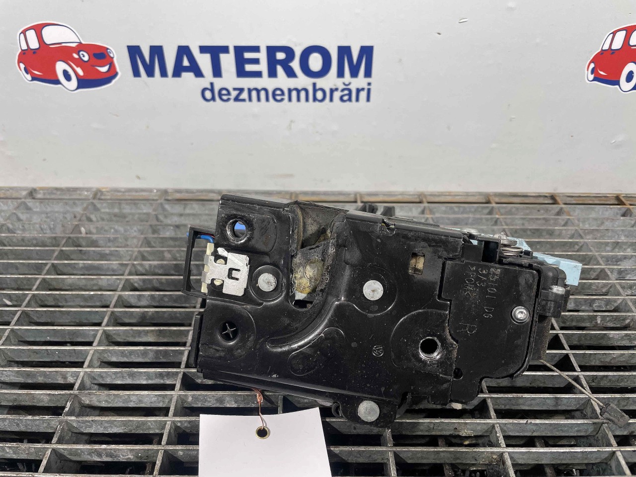 INCUIETOARE USA FATA DREAPTA SKODA OCTAVIA OCTAVIA - - (2004 2009)