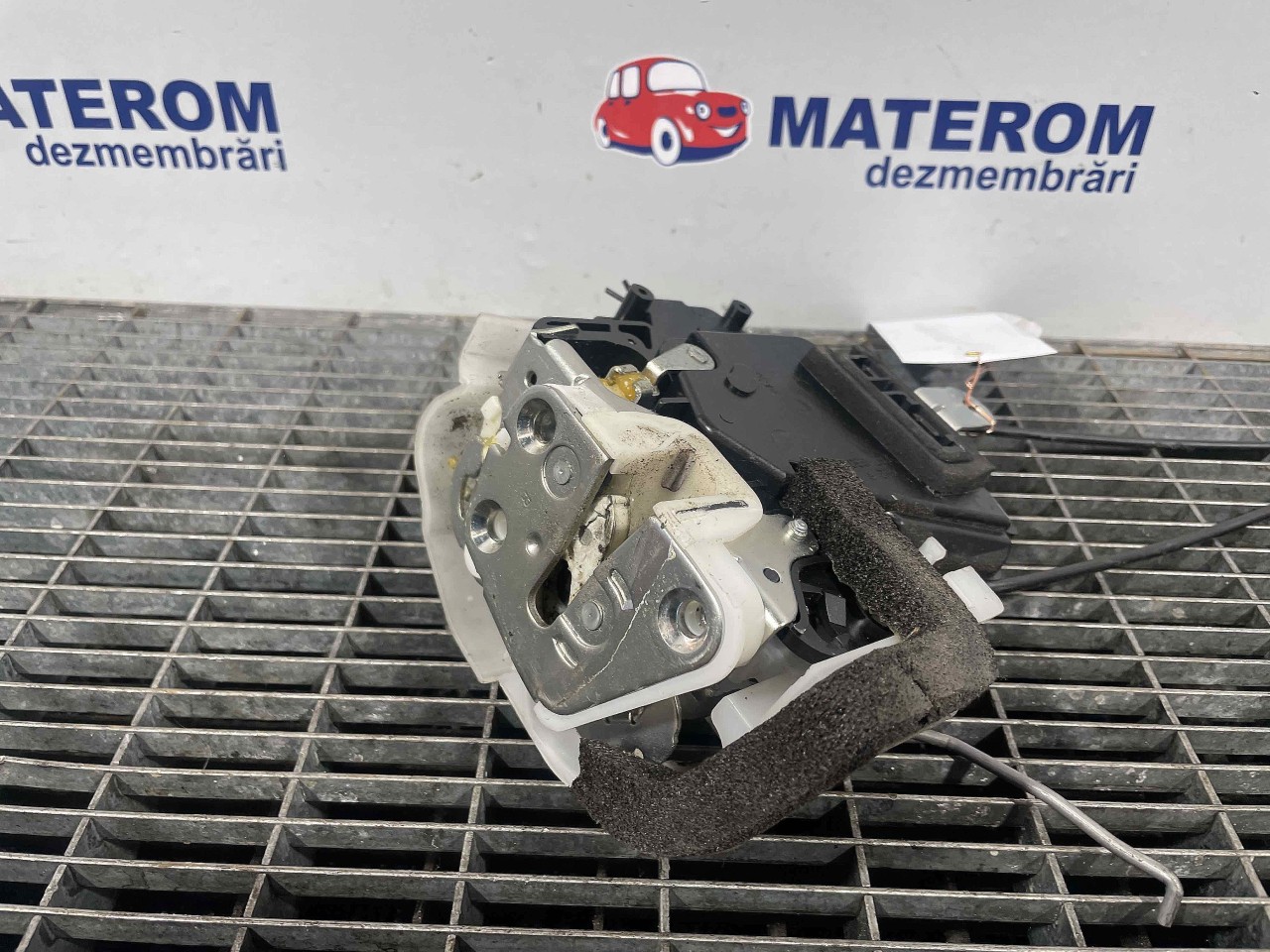 INCUIETOARE USA FATA DREAPTA SUBARU LEGACY LEGACY - - (2009 2012)