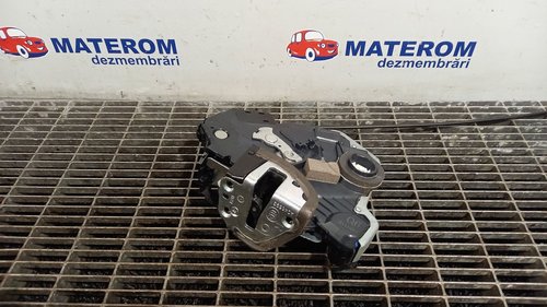INCUIETOARE USA FATA DREAPTA TOYOTA AURIS - - (2012 2015)