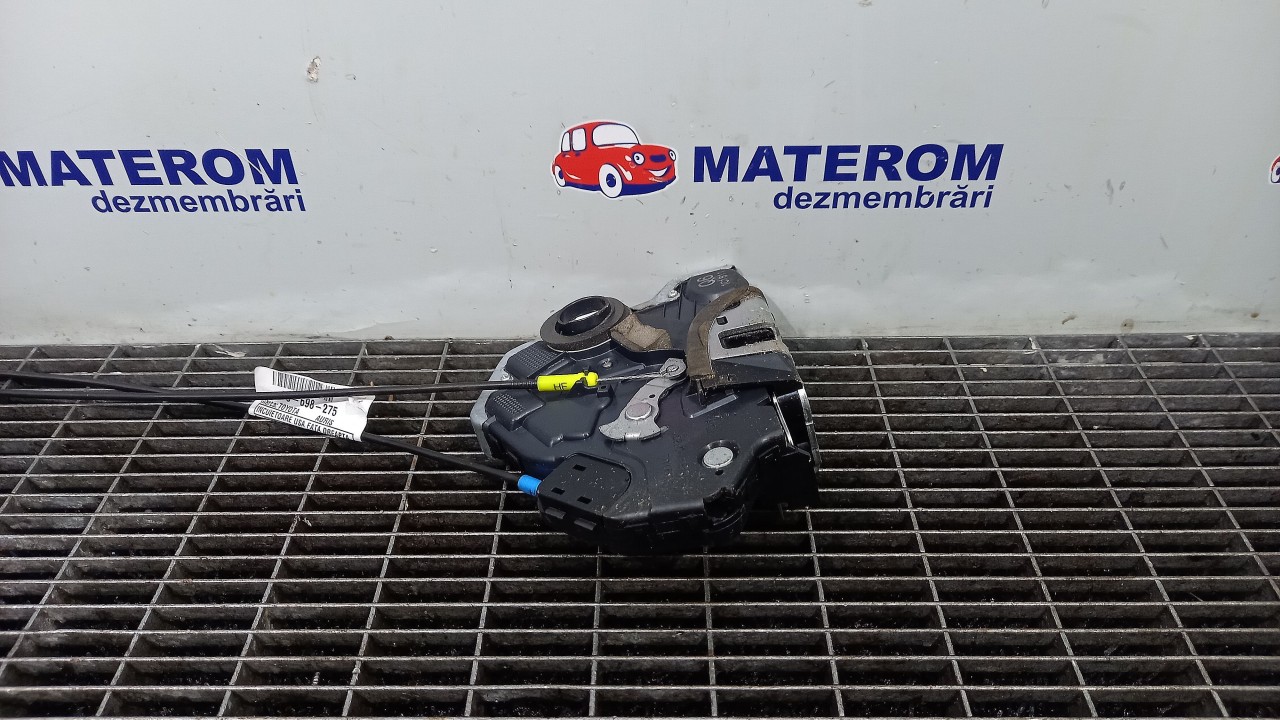 INCUIETOARE USA FATA DREAPTA TOYOTA AURIS AURIS - - (2010 2012)