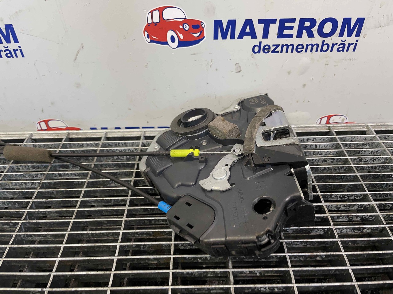 INCUIETOARE USA FATA DREAPTA TOYOTA AVENSIS AVENSIS - - (2012 2015)