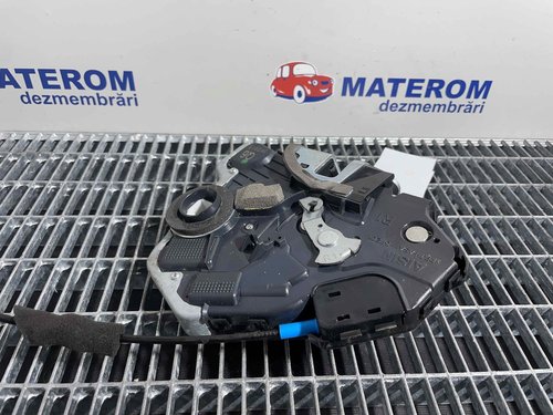 INCUIETOARE USA FATA DREAPTA TOYOTA C-HR - - (2016 2020)