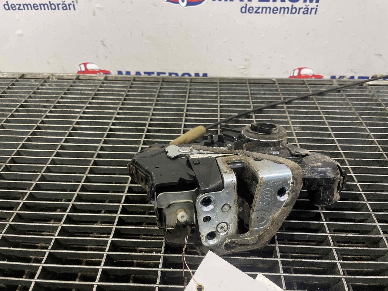 INCUIETOARE USA FATA DREAPTA TOYOTA COROLLA - - (2006 2012)