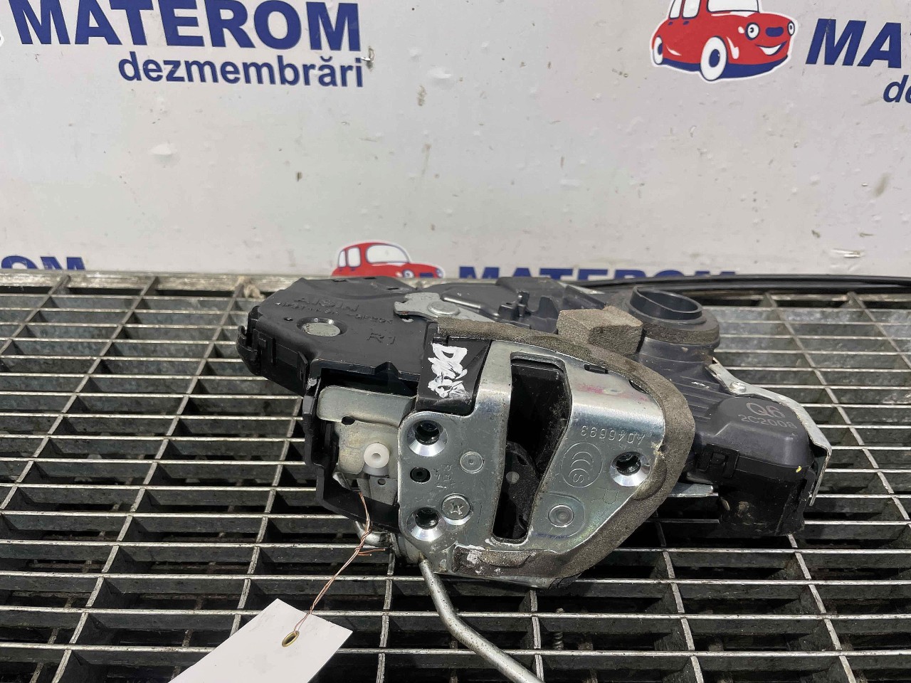 INCUIETOARE USA FATA DREAPTA TOYOTA RAV4 RAV4 - - (2010 2012)