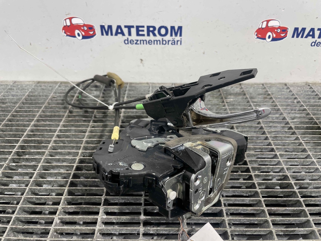 INCUIETOARE USA FATA DREAPTA TOYOTA RAV4 RAV4 - - (2012 2018)