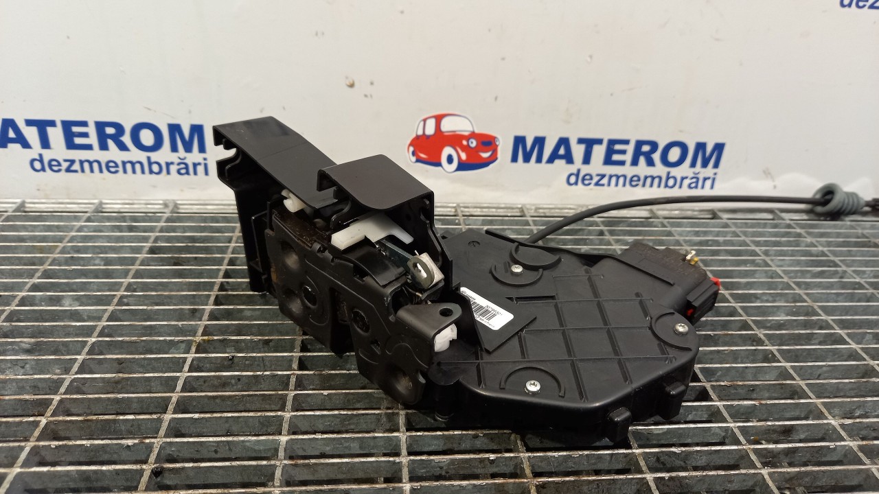 INCUIETOARE USA FATA DREAPTA VOLVO C30 C30 - - (2006 2013)
