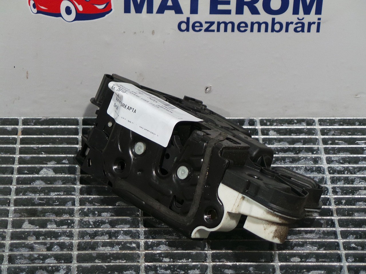 INCUIETOARE USA FATA DREAPTA VW AMAROK AMAROK - - (2010 2015)