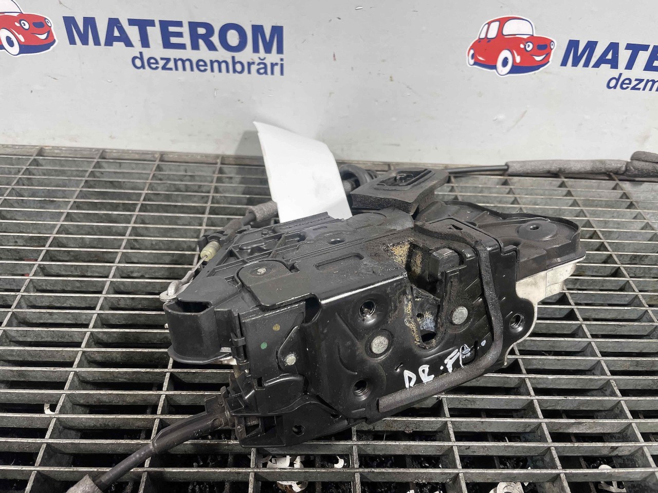 INCUIETOARE USA FATA DREAPTA VW CADDY - - (2015 2020)