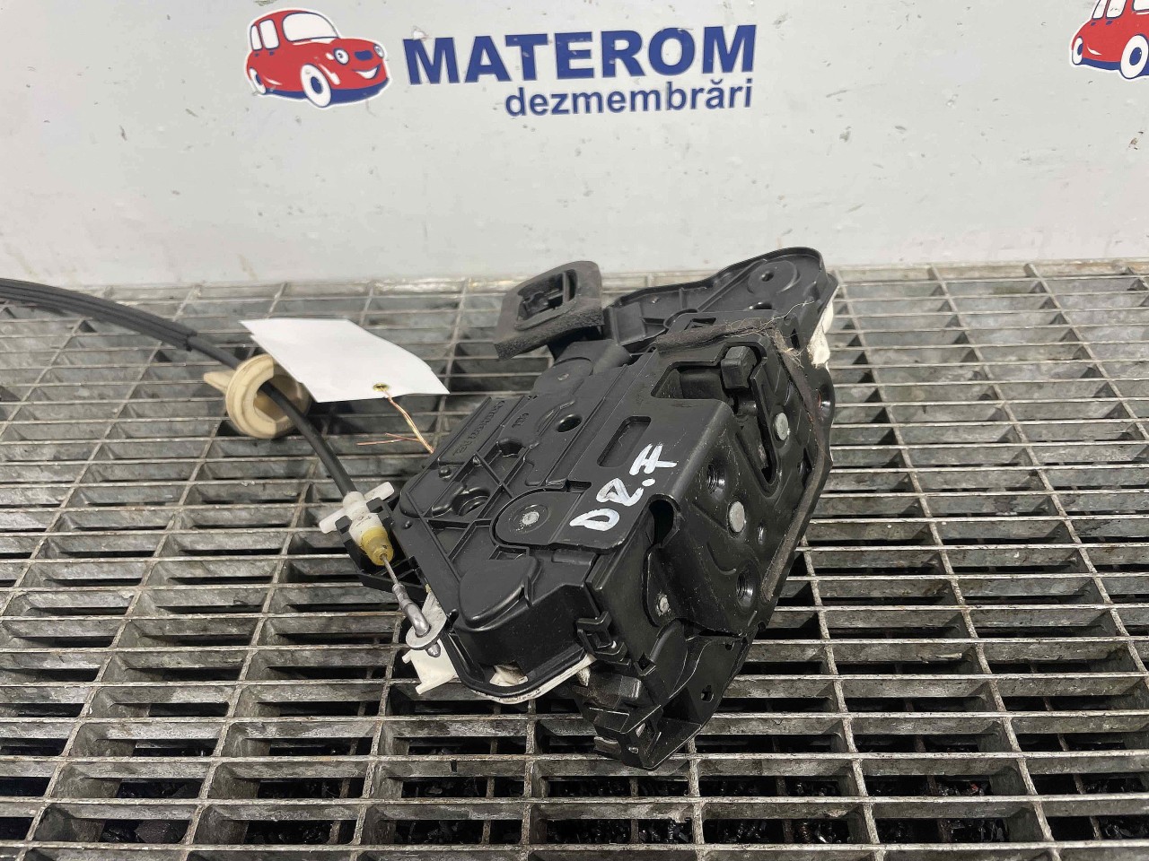 INCUIETOARE USA FATA DREAPTA VW GOLF VI - - (2008 2012)