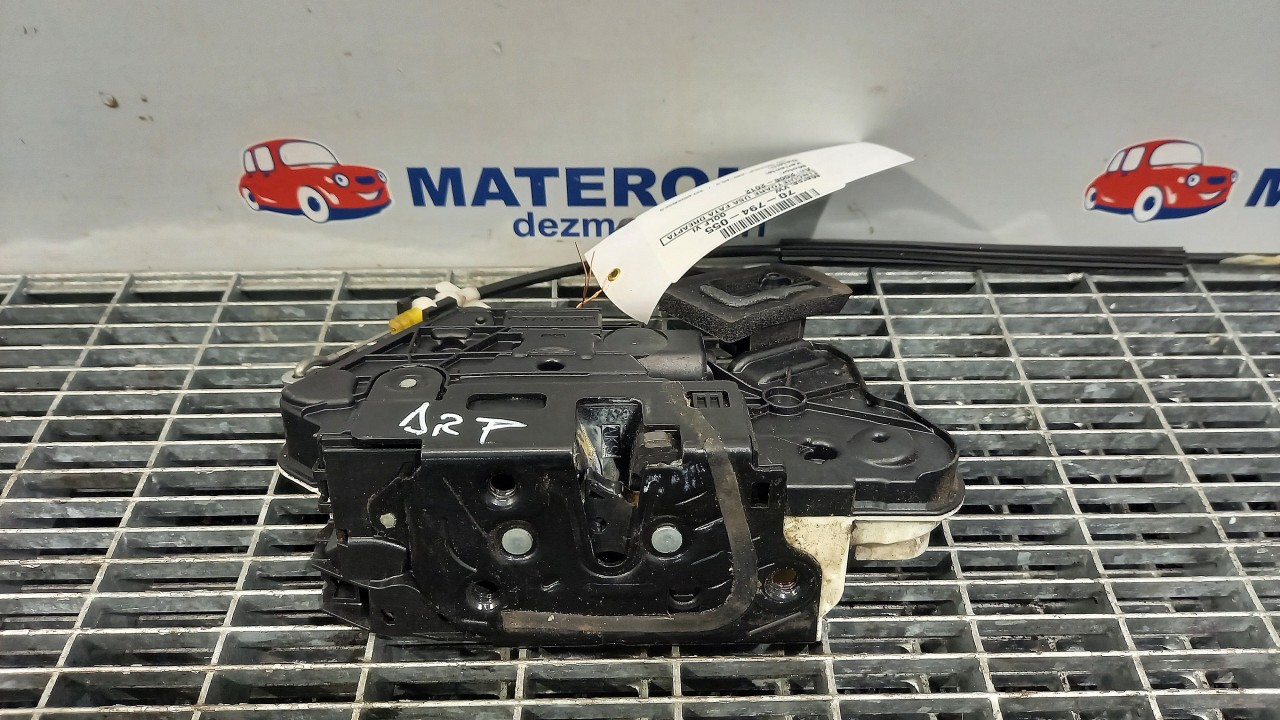 INCUIETOARE USA FATA DREAPTA VW GOLF VI - - (2008 2012)