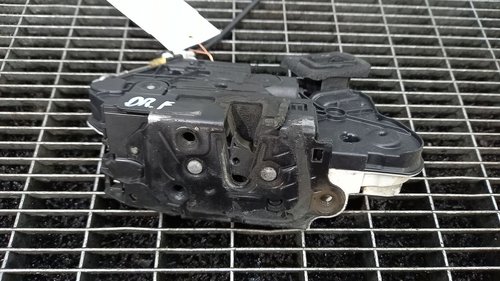 INCUIETOARE USA FATA DREAPTA VW GOLF VI - - (2008 2012)