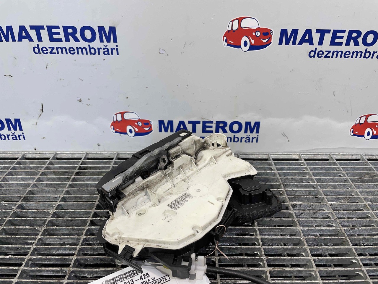 INCUIETOARE USA FATA DREAPTA VW GOLF VI GOLF VI - - (2010 2015)