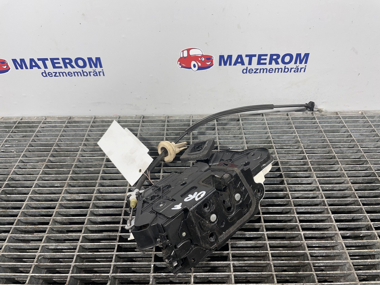 INCUIETOARE USA FATA DREAPTA VW GOLF VI GOLF VI - - (2008 2012)