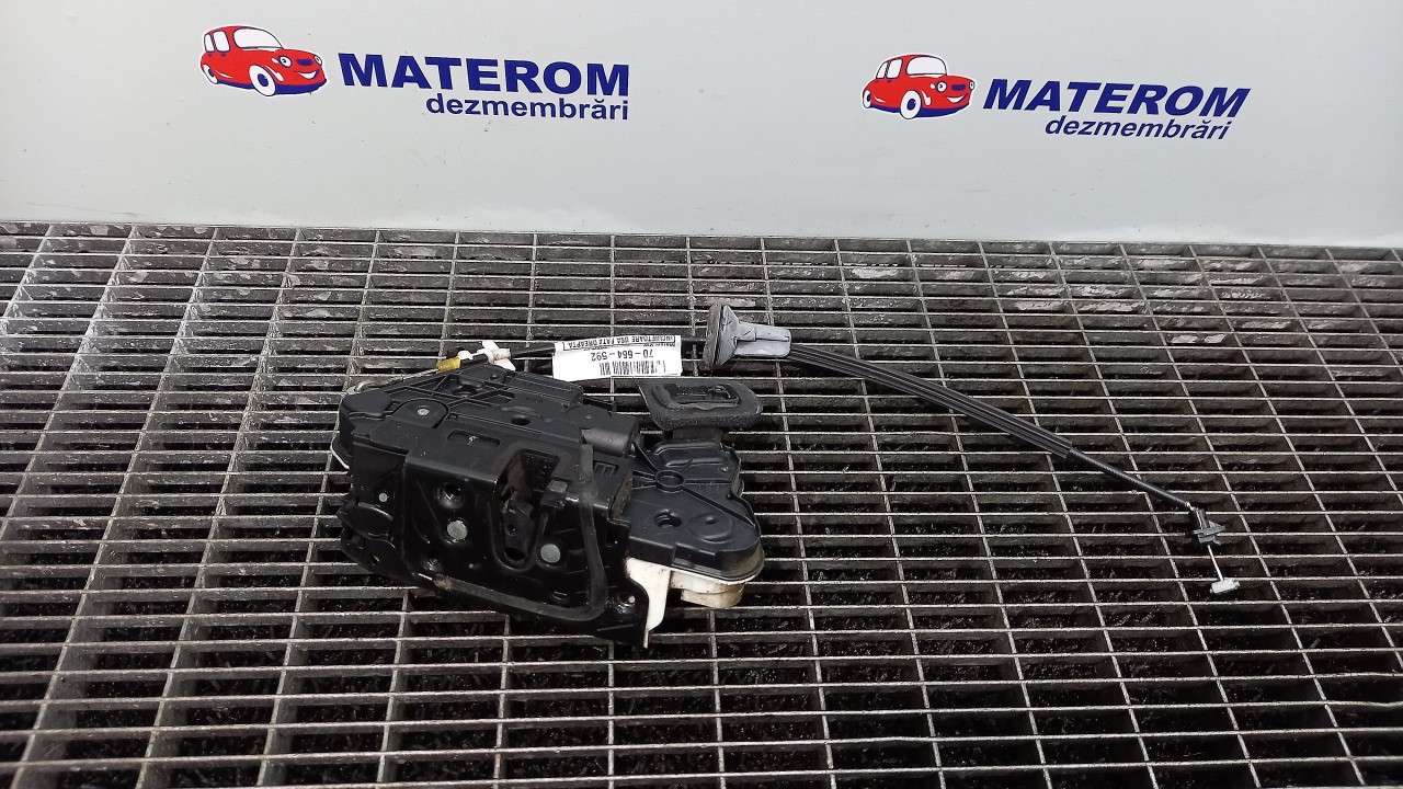 INCUIETOARE USA FATA DREAPTA VW GOLF VI GOLF VI - - (2008 2012)
