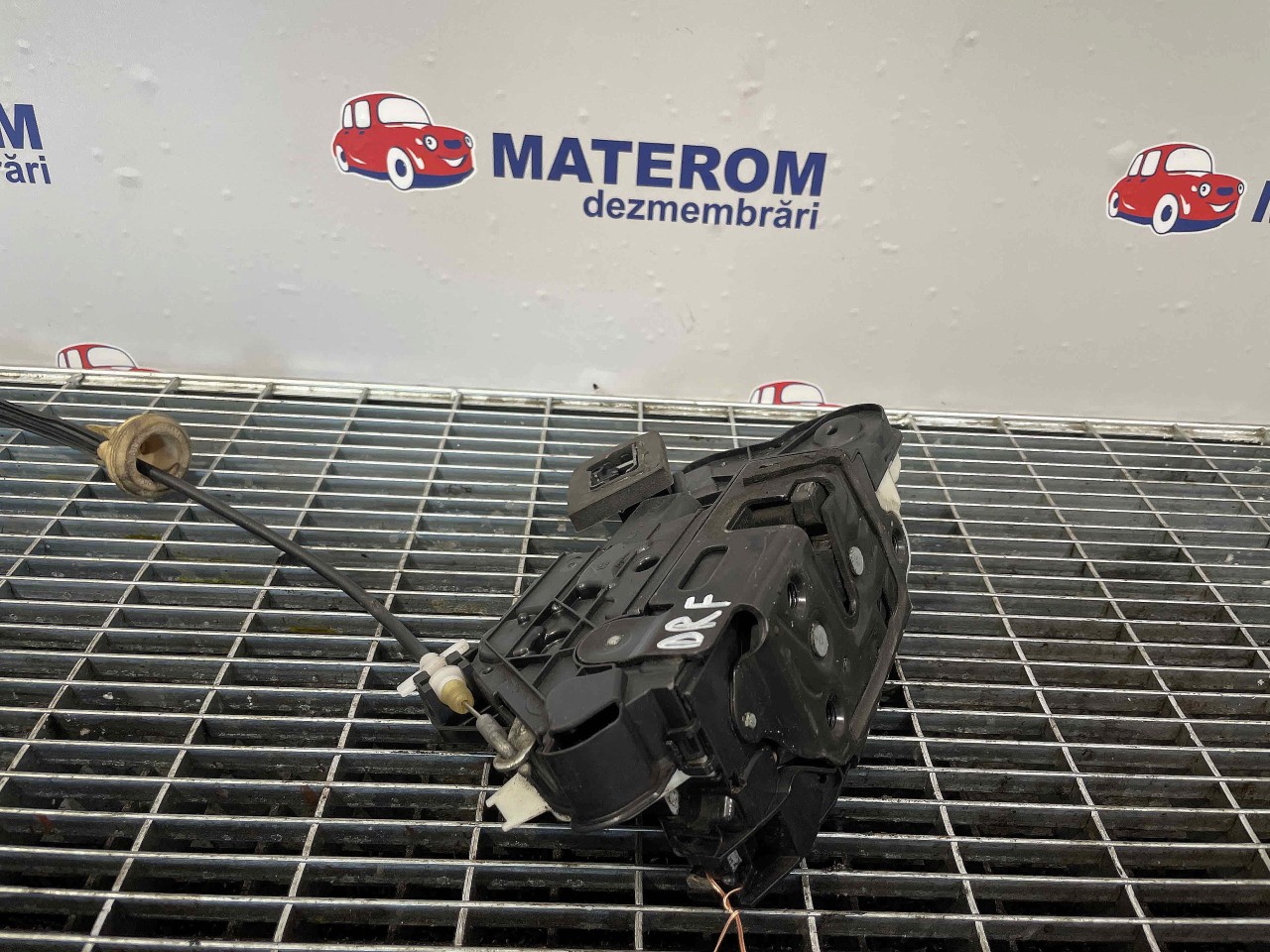 INCUIETOARE USA FATA DREAPTA VW JETTA IV - - (2010 2019)