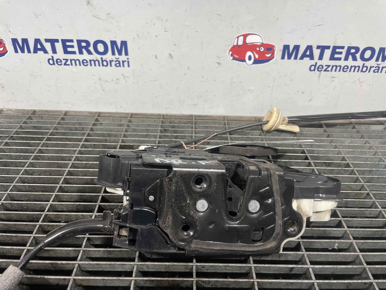 INCUIETOARE USA FATA DREAPTA VW JETTA IV - - (2010 2019)