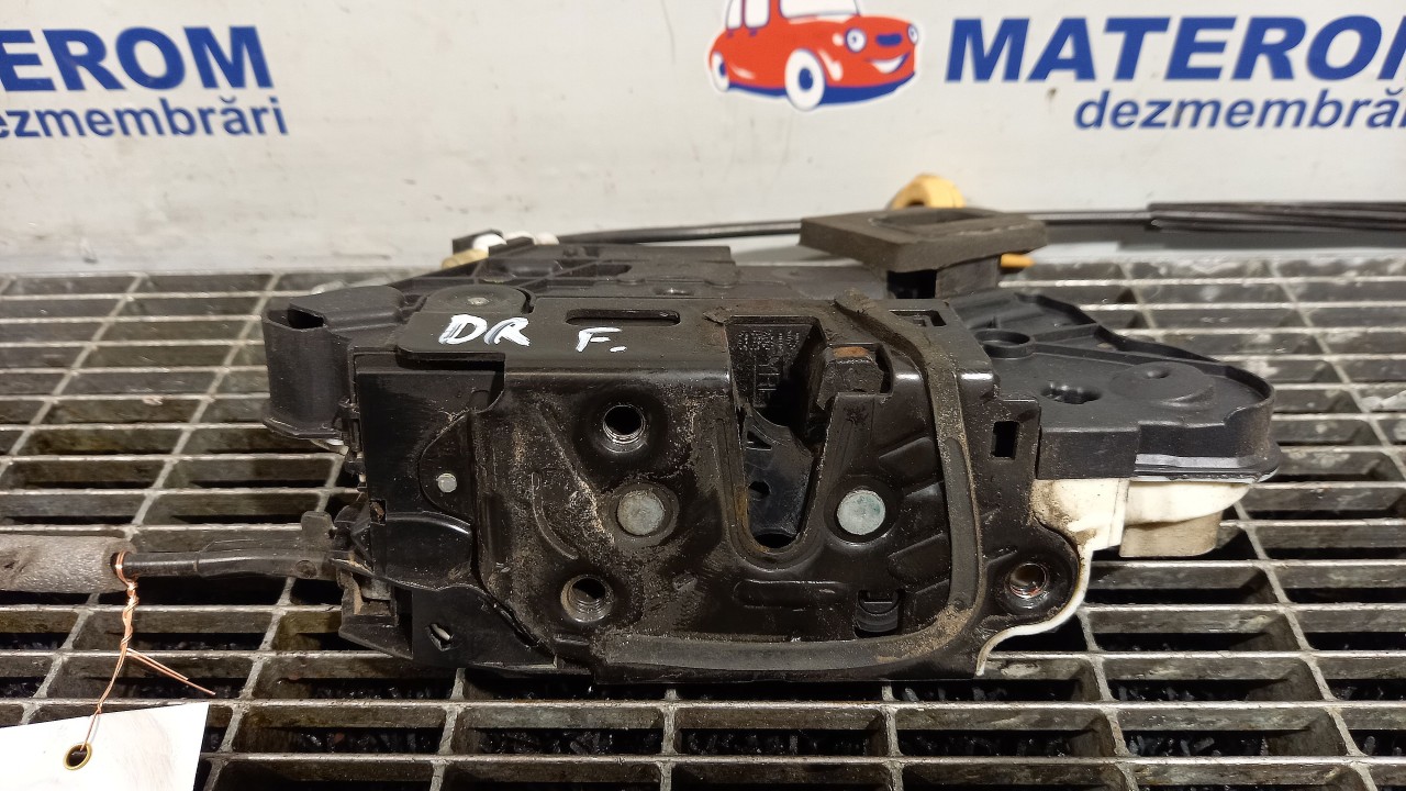 INCUIETOARE USA FATA DREAPTA VW JETTA IV JETTA IV - - (2010 2019)