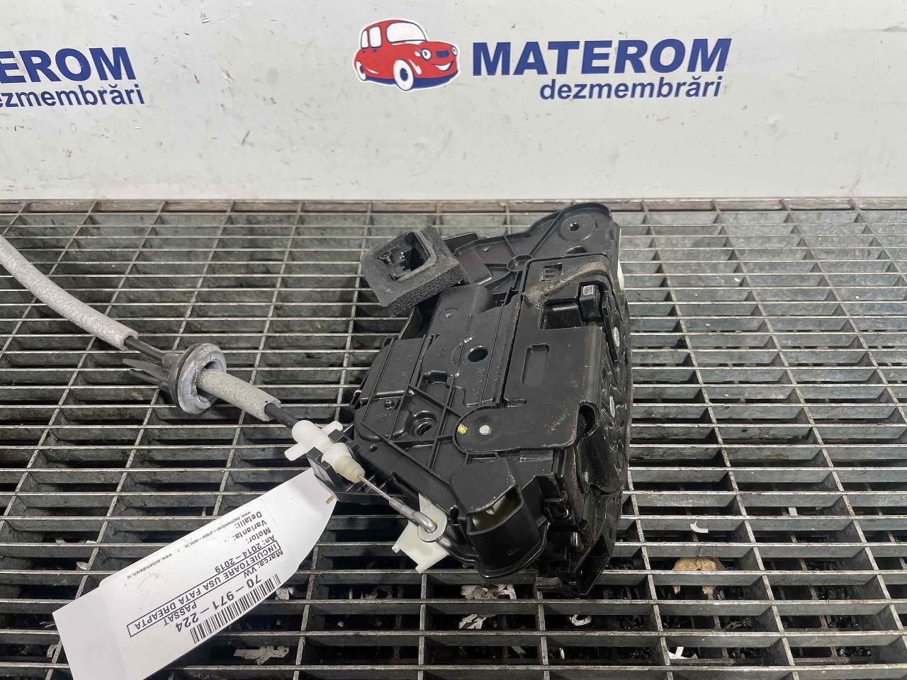 INCUIETOARE USA FATA DREAPTA VW PASSAT - - (2014 2019)