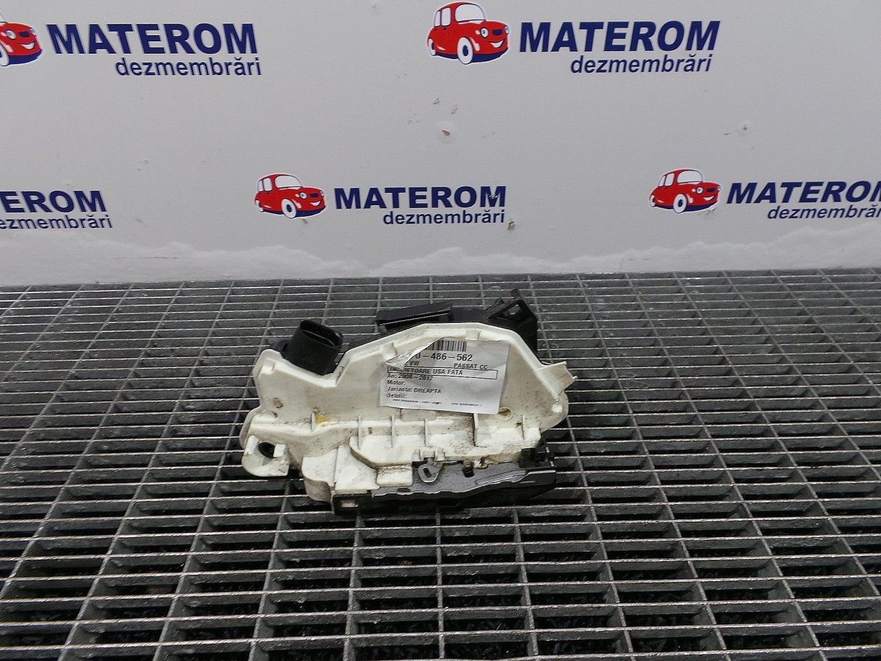 INCUIETOARE USA FATA DREAPTA VW PASSAT CC - - (2008 2012)