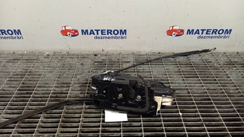 INCUIETOARE USA FATA DREAPTA VW PASSAT CC - - (2008 2012)