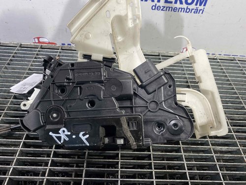 INCUIETOARE USA FATA DREAPTA VW PASSAT CC PASSAT CC - - (2012 2016)