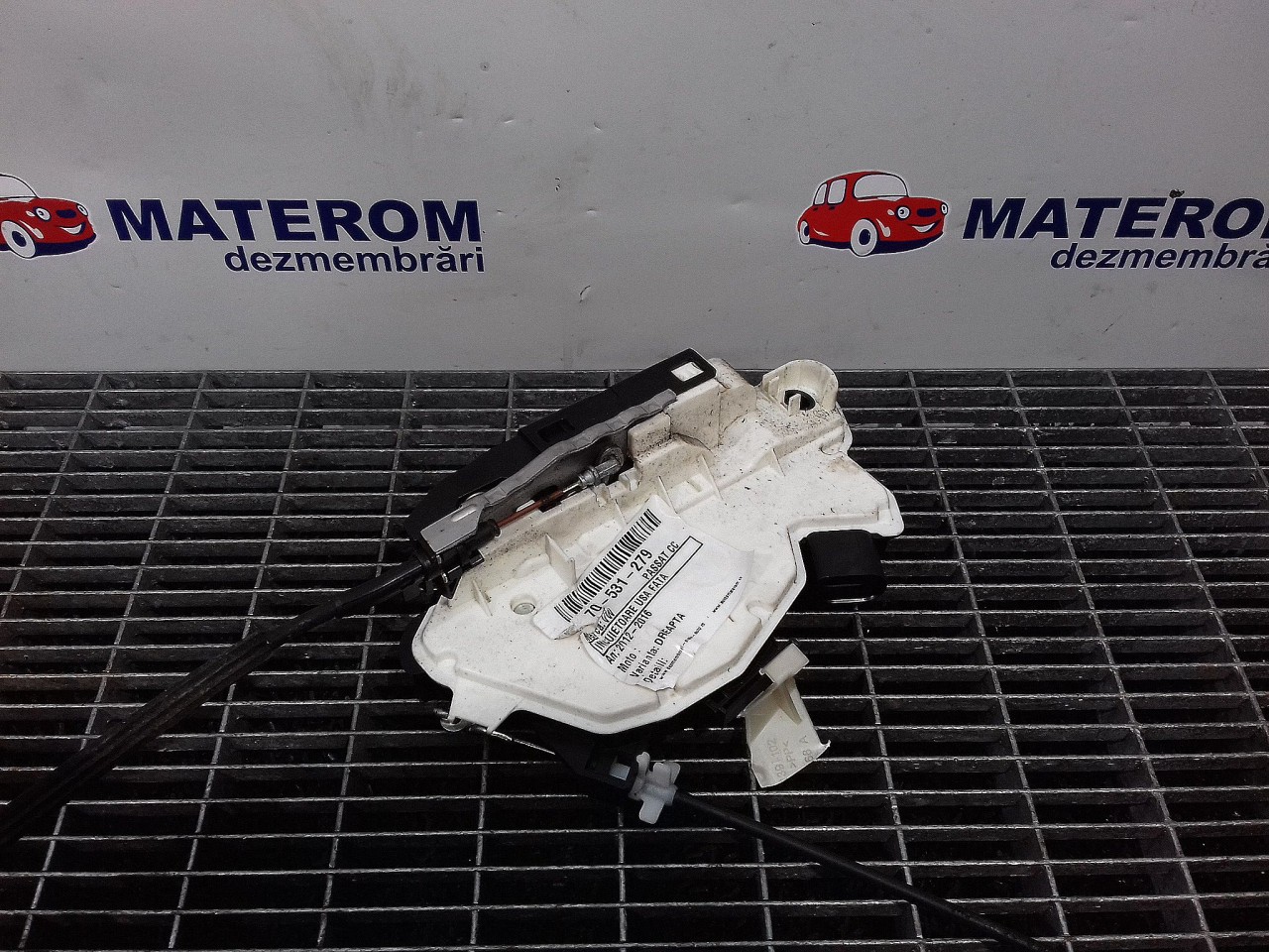 INCUIETOARE USA FATA DREAPTA VW PASSAT CC PASSAT CC - - (2012 2016)
