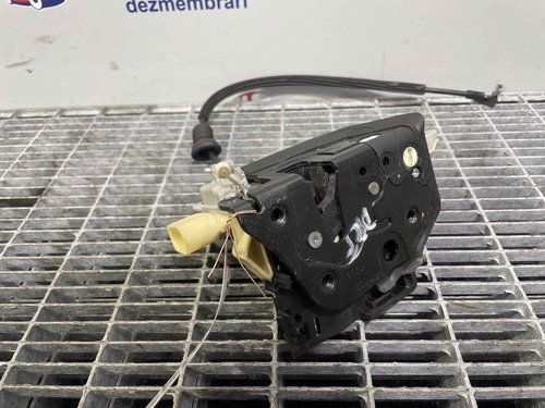 INCUIETOARE USA FATA DREAPTA VW PASSAT PASSAT - - (2005 2010)