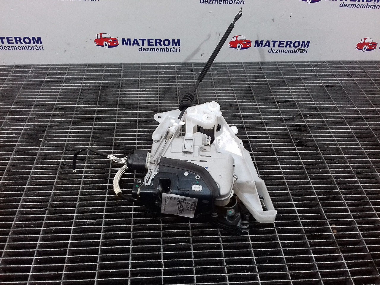 INCUIETOARE USA FATA DREAPTA VW PASSAT PASSAT - - (2010 2014)