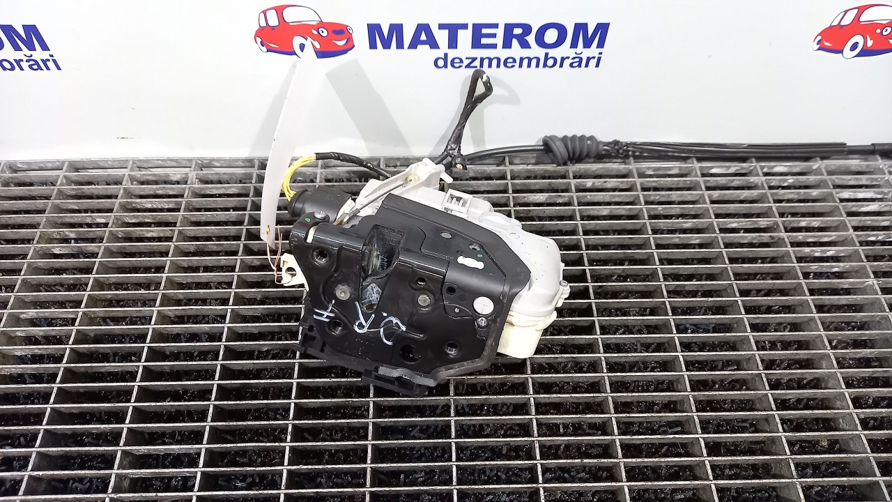 INCUIETOARE USA FATA DREAPTA VW PASSAT PASSAT - - (2010 2014)