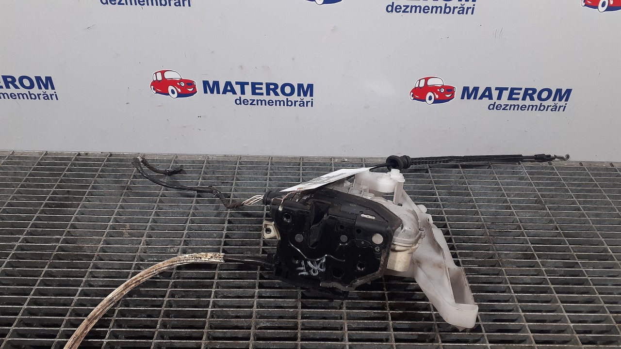 INCUIETOARE USA FATA DREAPTA VW PASSAT PASSAT - - (2010 2014)