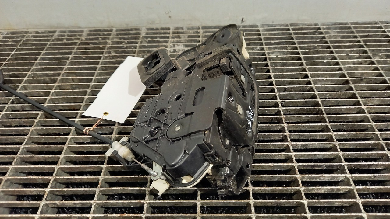 INCUIETOARE USA FATA DREAPTA VW POLO POLO - - (2009 2014)