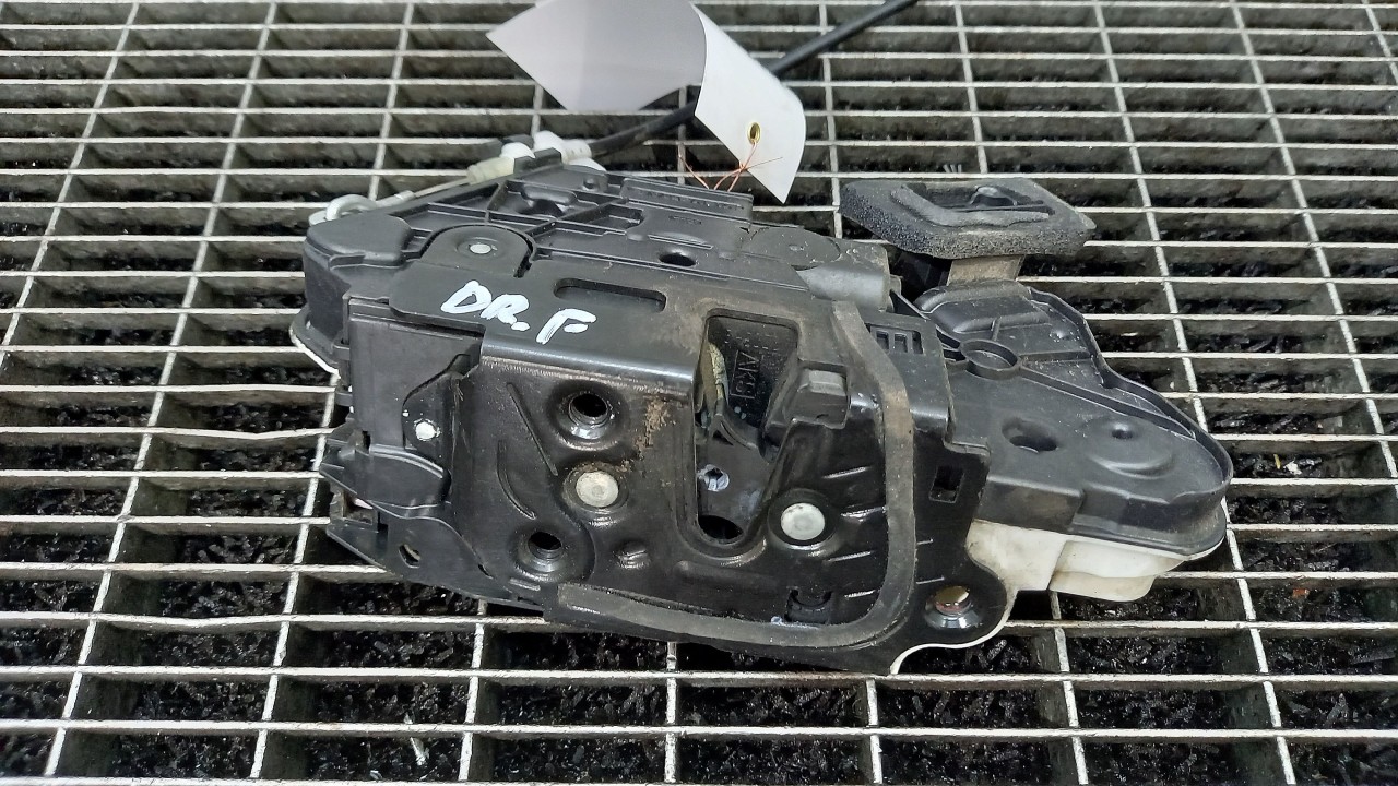 INCUIETOARE USA FATA DREAPTA VW POLO POLO - - (2009 2014)