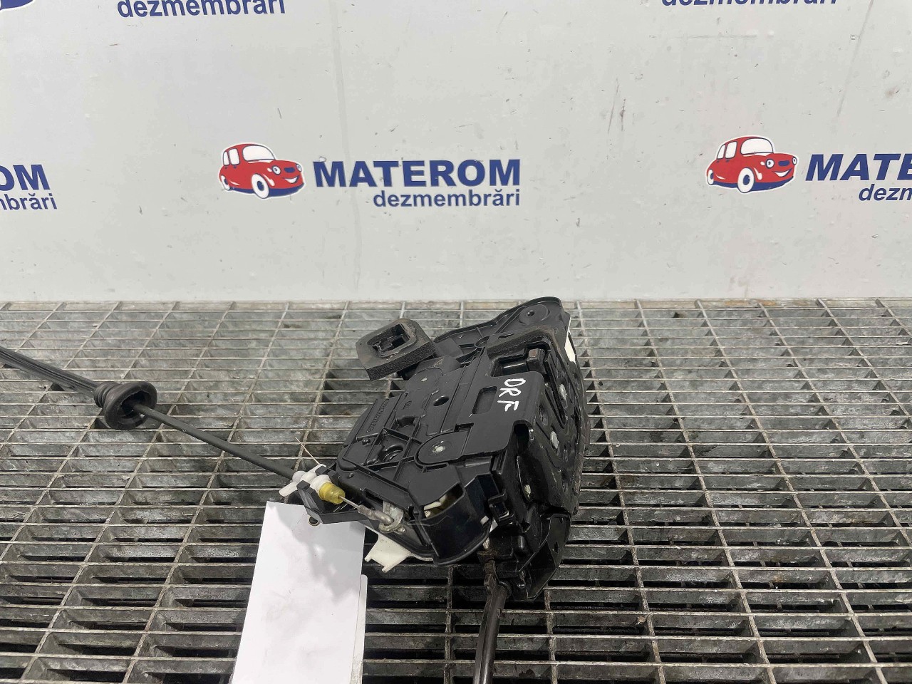 INCUIETOARE USA FATA DREAPTA VW SHARAN SHARAN - - (2010 2015)
